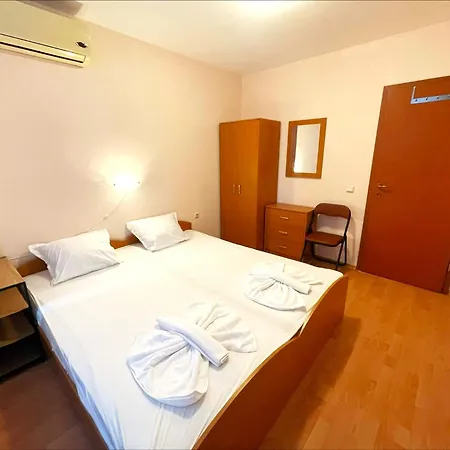 Holiday-orchid Menada