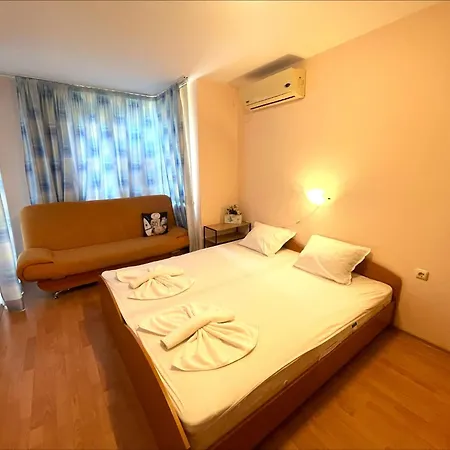 Holiday-orchid Menada アパート *