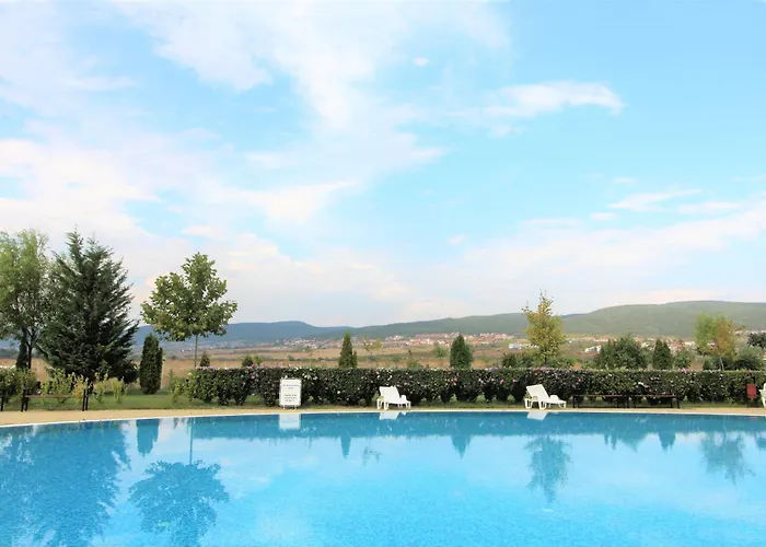 Holiday-orchid Menada * ساني بيتش