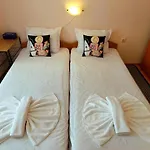 Апартаменты Holiday-orchid Menada Солнечный берег