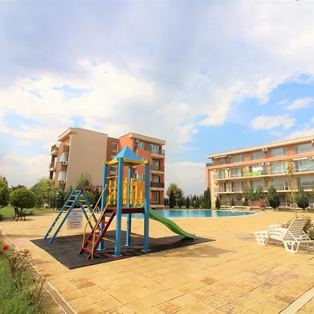 Holiday-orchid Menada Apartment *