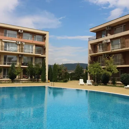 Holiday-orchid Menada Apartment