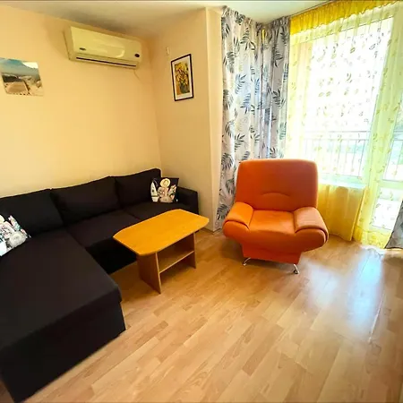Holiday-orchid Menada Apartment *