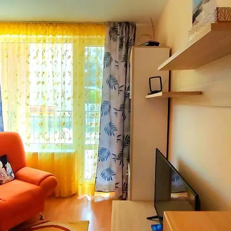 Holiday-orchid Menada Apartment