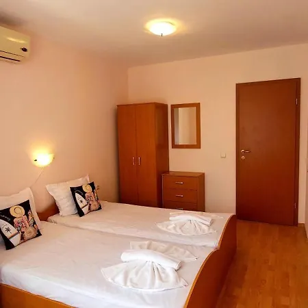 Holiday-orchid Menada *